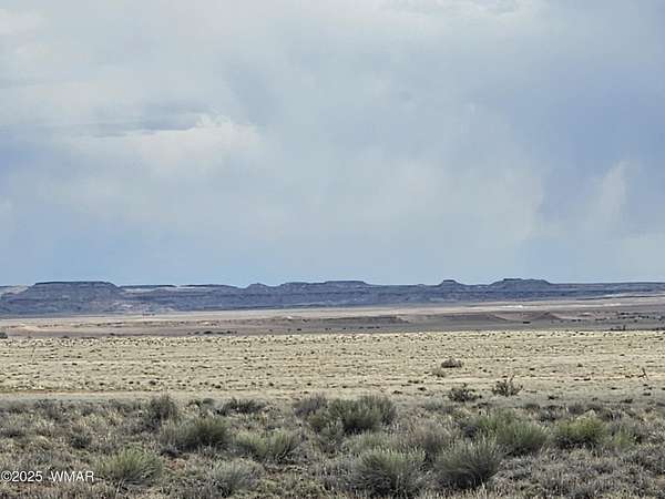 1.25 Acres of Residential Land for Sale in Sun Valley, Arizona