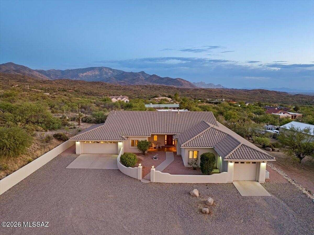 1.5 Acres of Land with Home for Sale in Oracle, Arizona