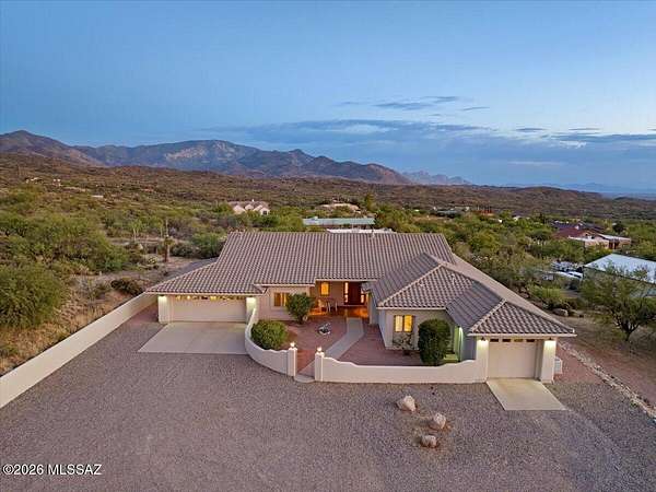 1.5 Acres of Land with Home for Sale in Oracle, Arizona