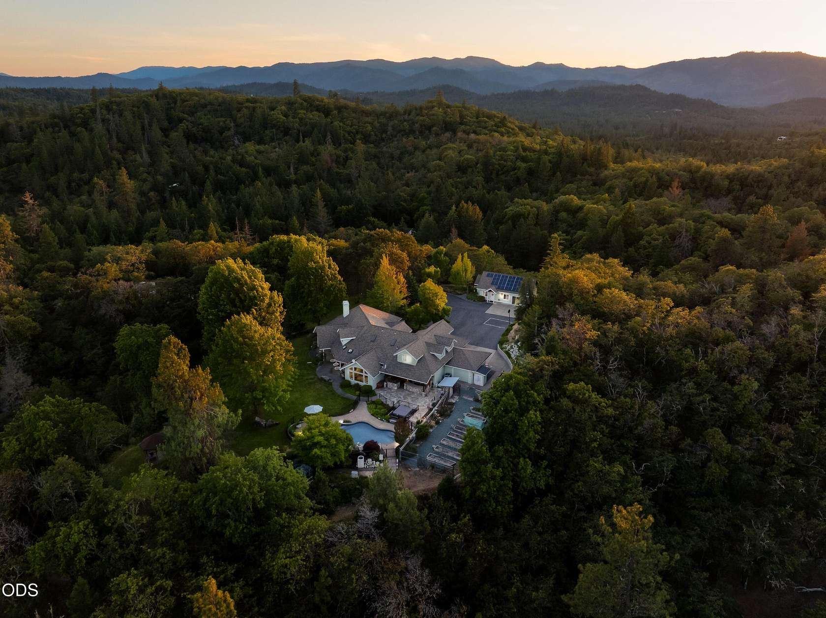 6.12 Acres of Land with Home for Sale in Grants Pass, Oregon