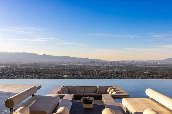 2.53 Acres of Land with Home for Sale in Henderson, Nevada