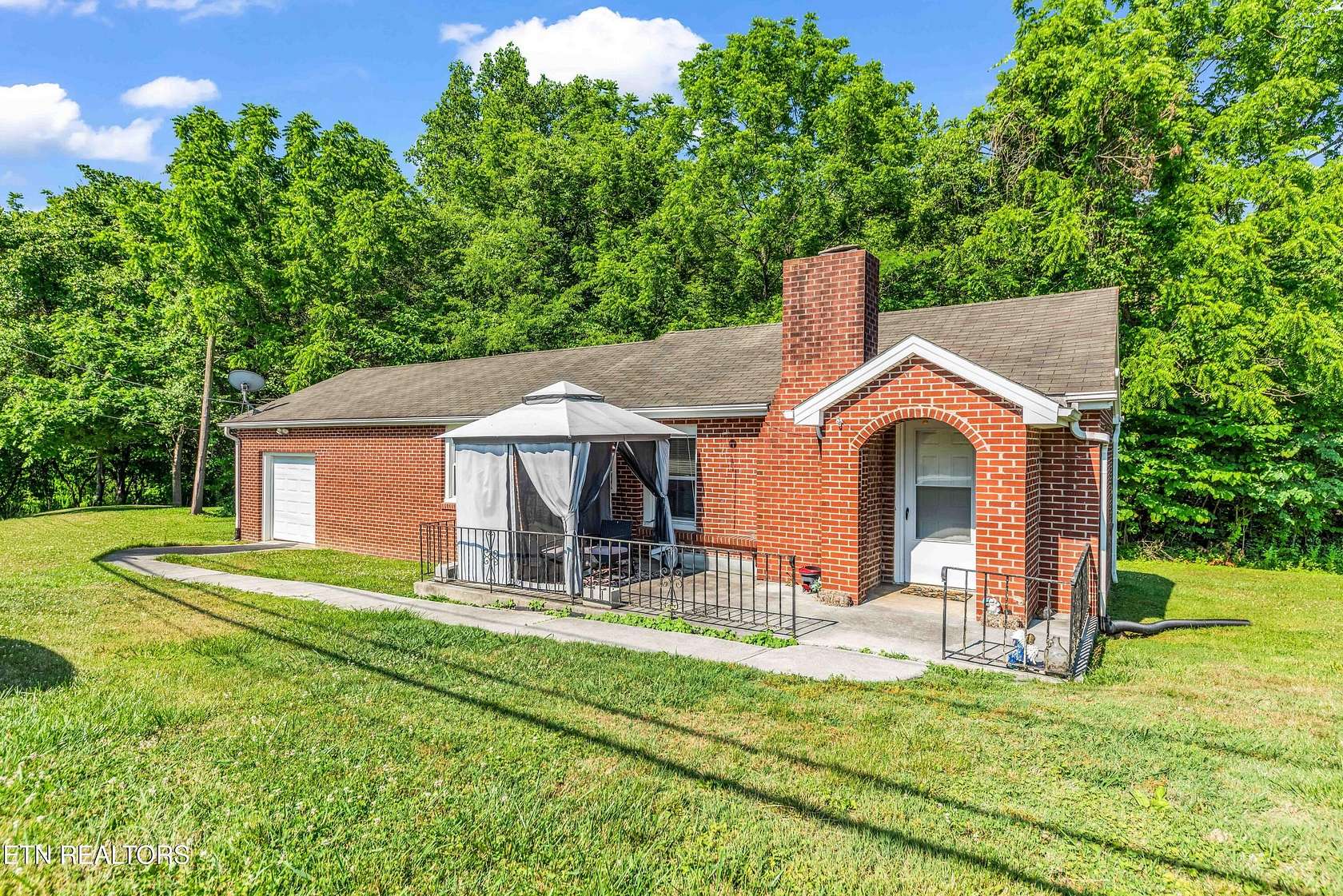 1.5 Acres of Improved Mixed-Use Land for Sale in Knoxville, Tennessee