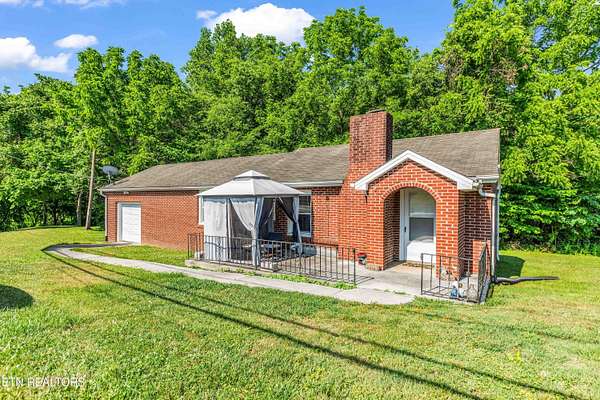1.5 Acres of Improved Mixed-Use Land for Sale in Knoxville, Tennessee