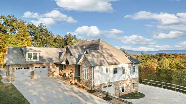 23 Acres of Recreational Land with Home for Sale in Charleston, Tennessee
