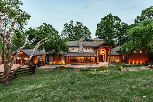21 Acres of Recreational Land with Home for Sale in Brentwood, Tennessee