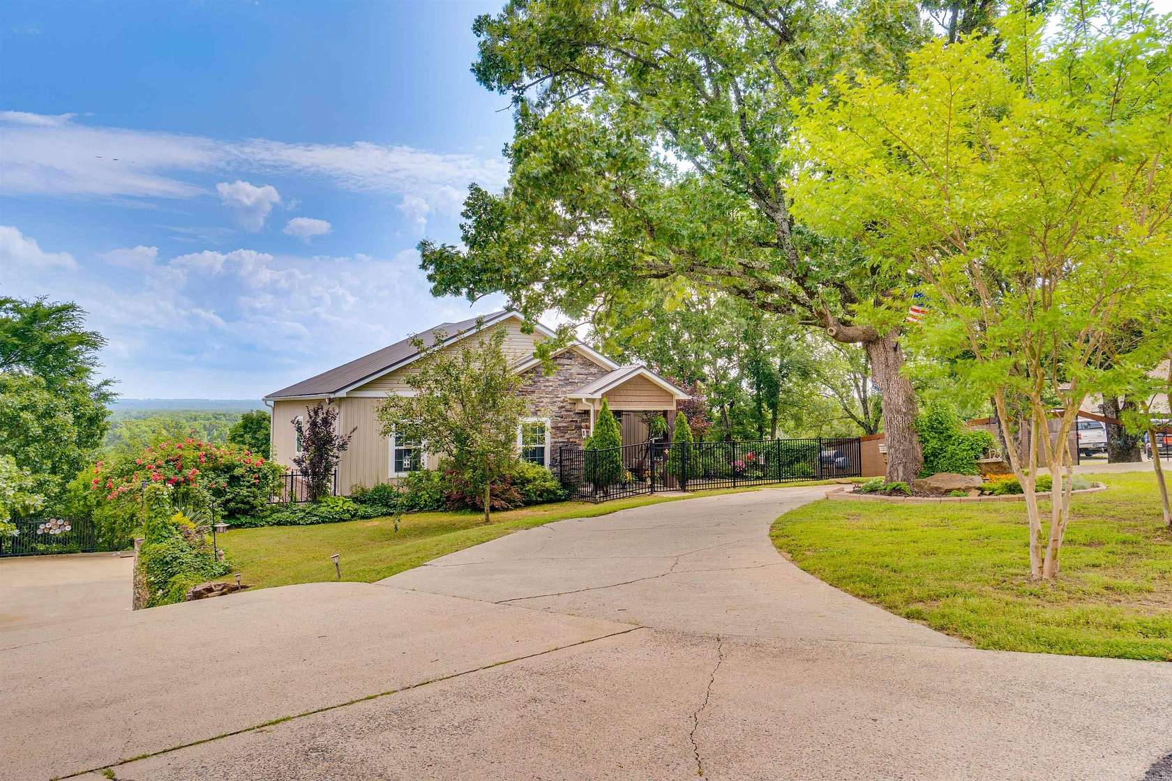2 Acres of Land with Home for Sale in Vilonia, Arkansas