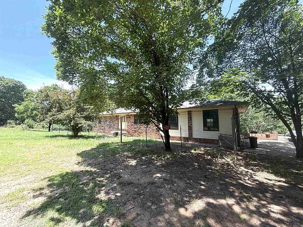 4.5 Acres of Land with Home for Sale in Morrilton, Arkansas