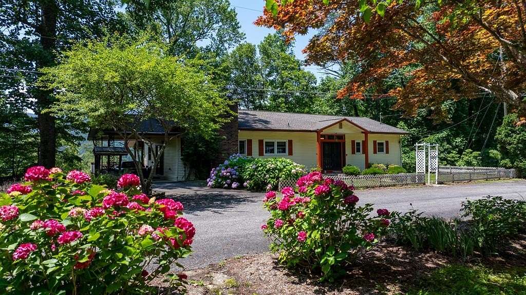 1.5 Acres of Land with Home for Sale in Robbinsville, North Carolina