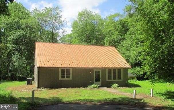 4 Acres of Land with Home for Sale in Elkton, Maryland