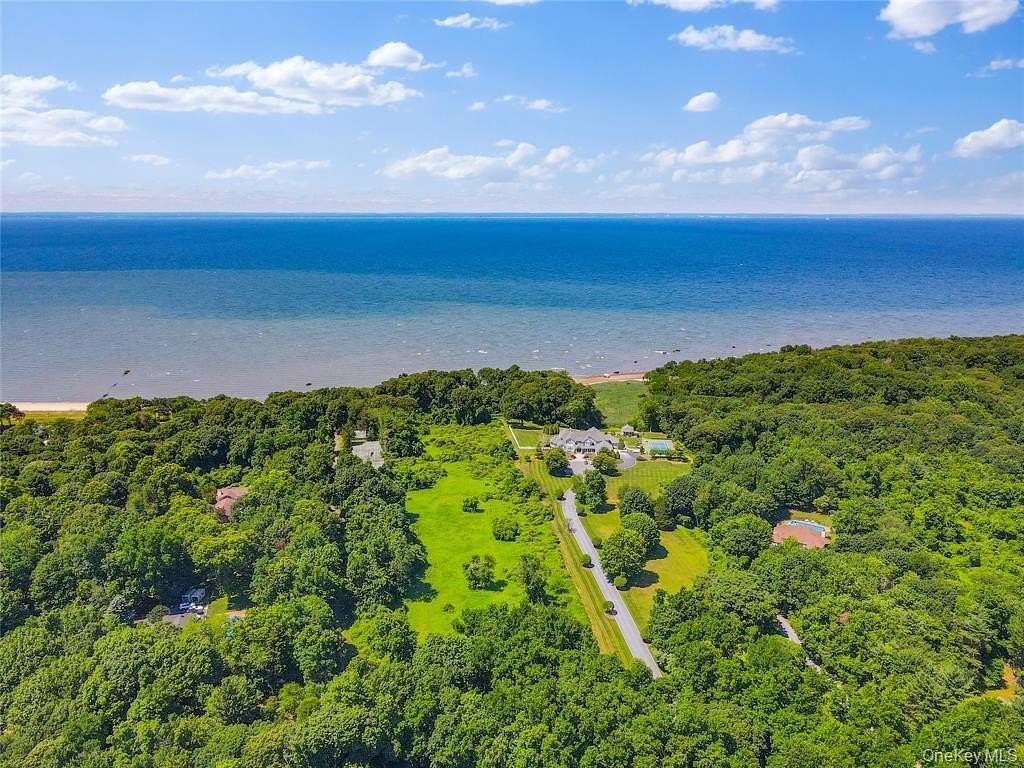 8.42 Acres of Residential Land for Sale in Nissequogue, New York
