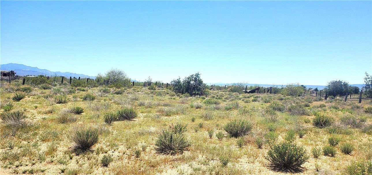 1.23 Acres of Residential Land for Sale in Golden Valley, Arizona