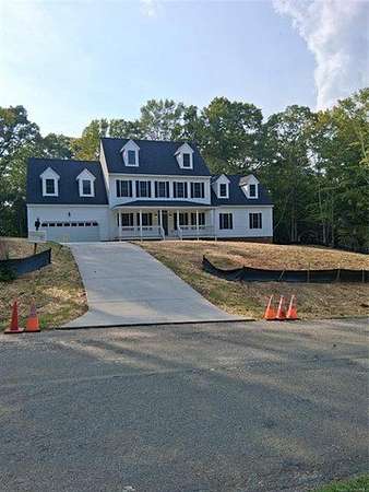 1.5 Acres of Land with Home for Sale in Williamsburg, Virginia