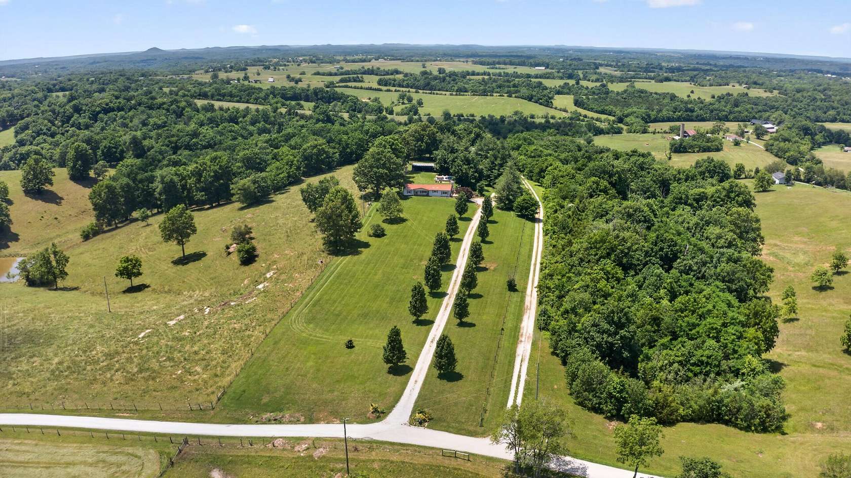 3.34 Acres of Land with Home for Sale in Springfield, Kentucky