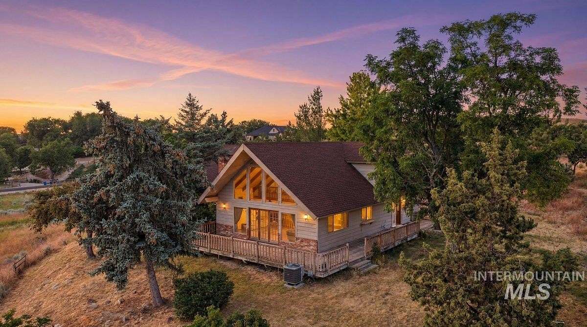 5 Acres of Land with Home for Sale in Eagle, Idaho