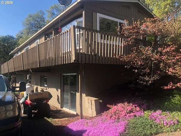 124 Acres of Land with Home for Sale in Roosevelt, Washington