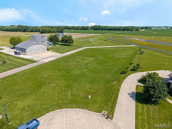 1.35 Acres of Residential Land for Sale in St. Jacob, Illinois
