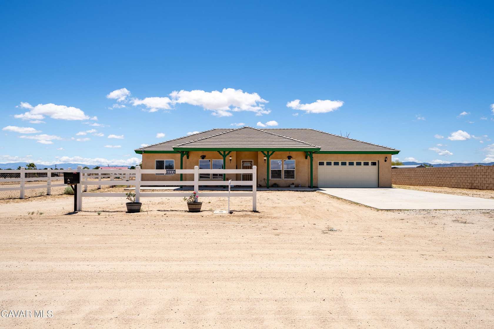 2.5 Acres of Land with Home for Sale in Lancaster, California