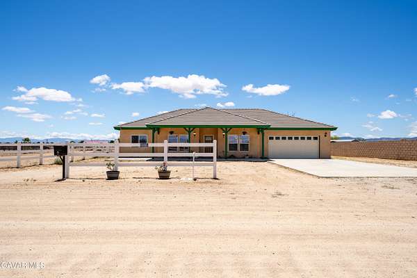 2.5 Acres of Land with Home for Sale in Lancaster, California