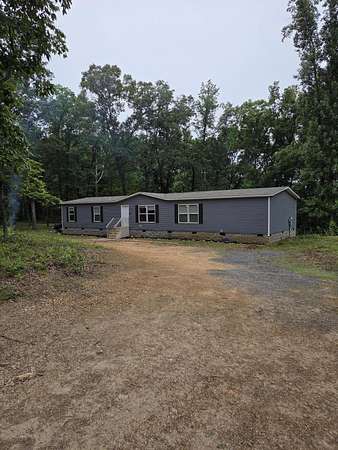 6.15 Acres of Land with Home for Sale in Birchwood, Tennessee