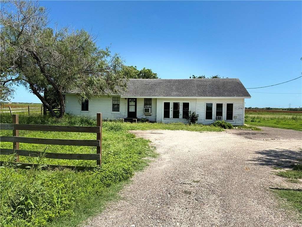 7 Acres of Land with Home for Sale in Orange Grove, Texas