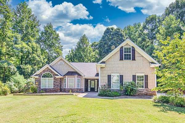 1.63 Acres of Land with Home for Lease in Braselton, Georgia