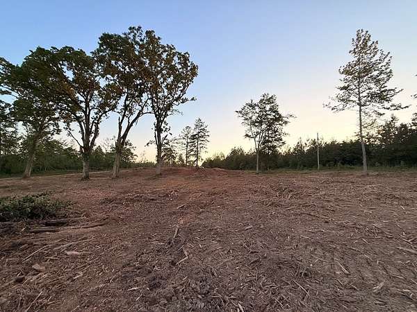 104 Acres of Land for Sale in Mansfield, Tennessee