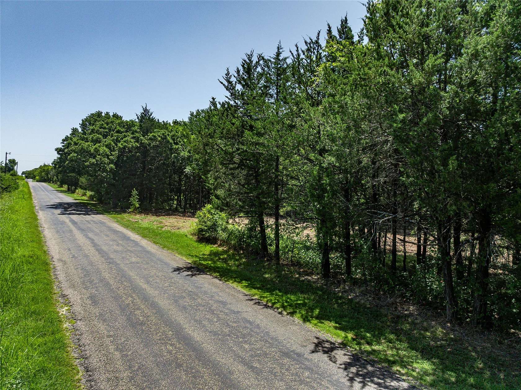 3.17 Acres of Residential Land for Sale in Whitesboro, Texas