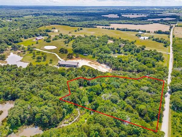 3.17 Acres of Residential Land for Sale in Whitesboro, Texas