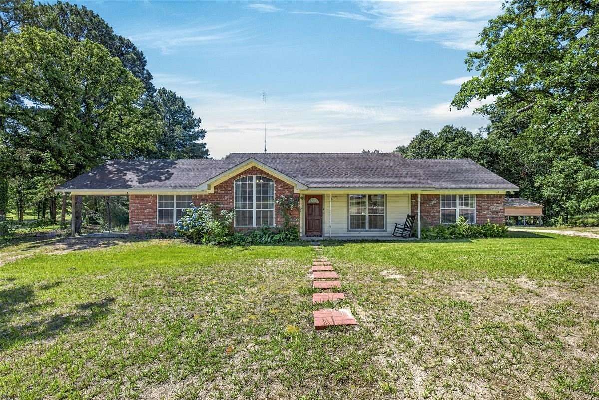2 Acres of Land with Home for Sale in Brownsboro, Texas