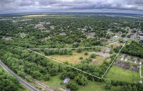 8.47 Acres of Mixed-Use Land for Sale in Greenville, Texas
