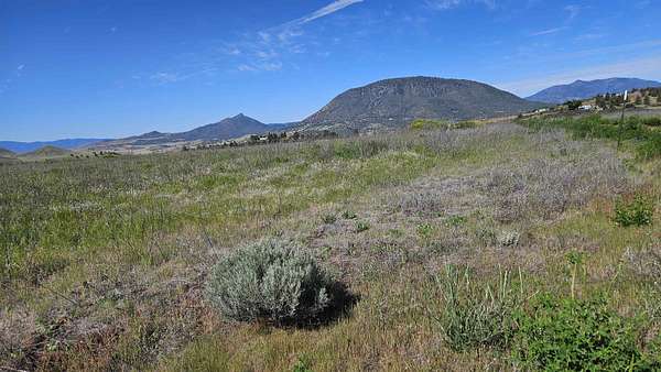 7 Acres of Residential Land for Sale in Montague, California