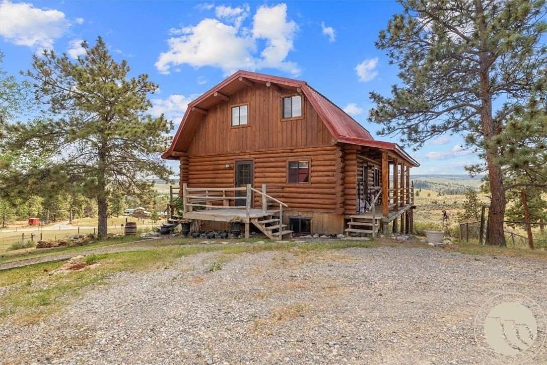 20.3 Acres of Land with Home for Sale in Columbus, Montana