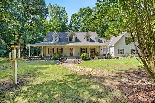 14.8 Acres of Land with Home for Sale in Windsor, Virginia