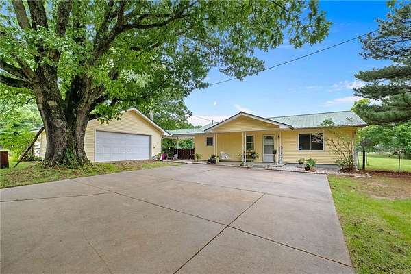 5 Acres of Land with Home for Sale in Kansas, Oklahoma