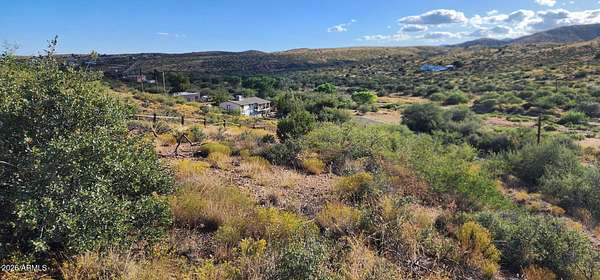 0.98 Acres of Residential Land for Sale in Cordes Lakes, Arizona