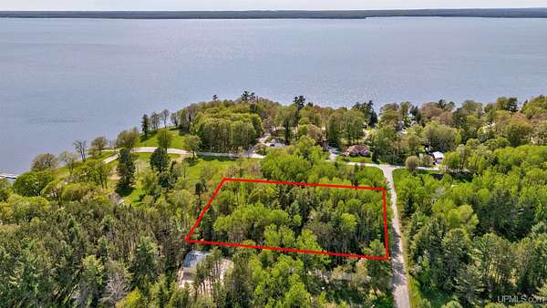 1.3 Acres of Residential Land for Sale in Manistique, Michigan