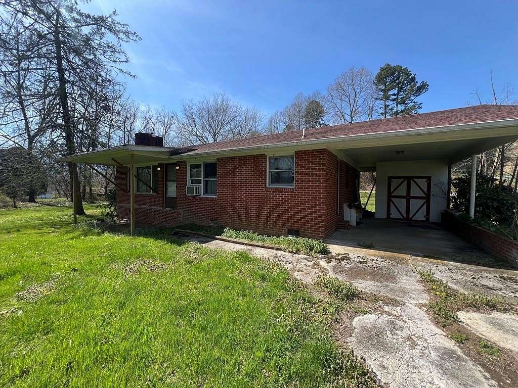 1.5 Acres of Land with Home for Sale in Andrews, North Carolina