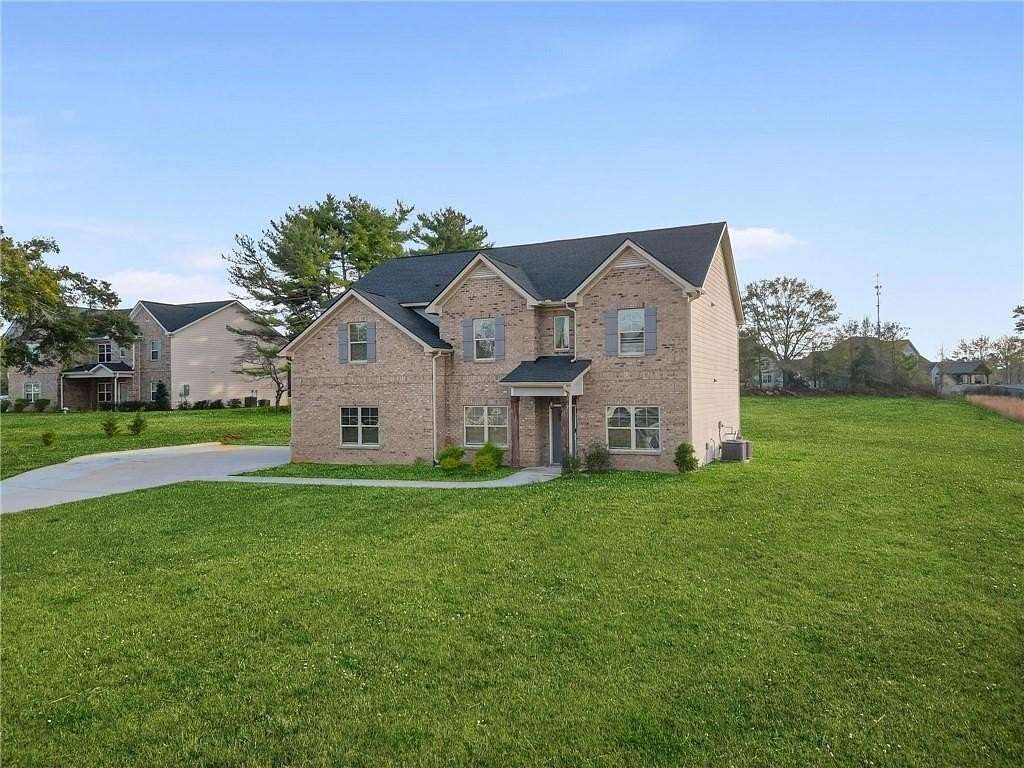 1.52 Acres of Land with Home for Sale in Fayetteville, Georgia