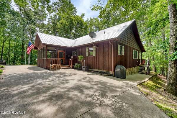 8.38 Acres of Land with Home for Sale in Murphy, North Carolina