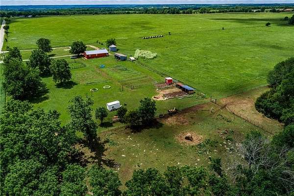 19 Acres of Land with Home for Sale in Mound City, Kansas