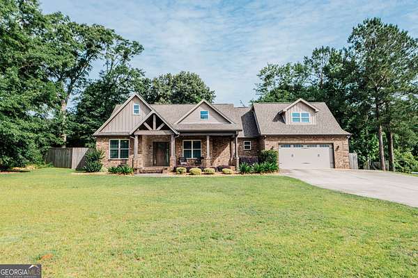 2.4 Acres of Land with Home for Sale in Hawkinsville, Georgia