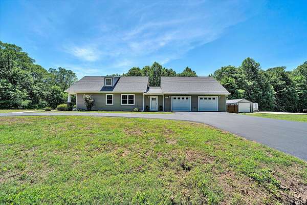 1.64 Acres of Land with Home for Sale in Hardy, Virginia