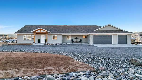 3.46 Acres of Land with Home for Sale in Olathe, Colorado