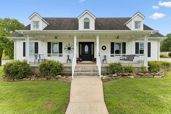 120 Acres of Land with Home for Sale in Frankewing, Tennessee