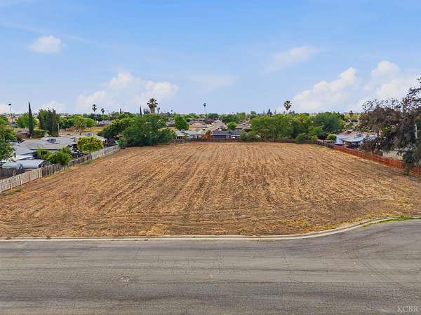 3.7 Acres of Residential Land for Sale in Hanford, California