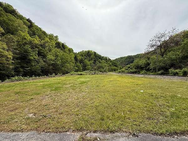15 Acres of Land for Sale in Virgie, Kentucky