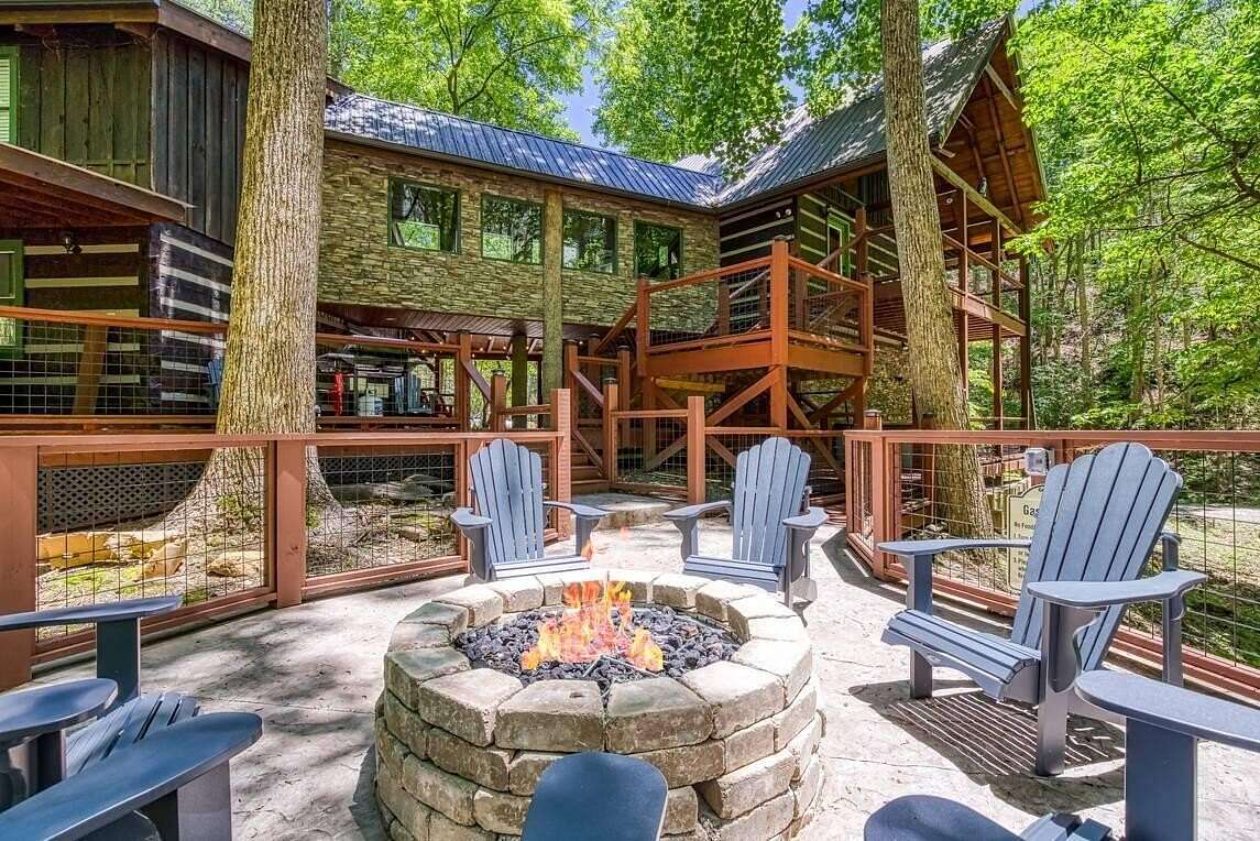 8 Acres of Land with Home for Sale in Sevierville, Tennessee