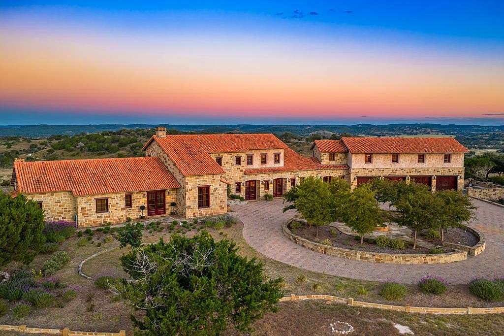 29 Acres of Land with Home for Sale in Camp Verde, Texas