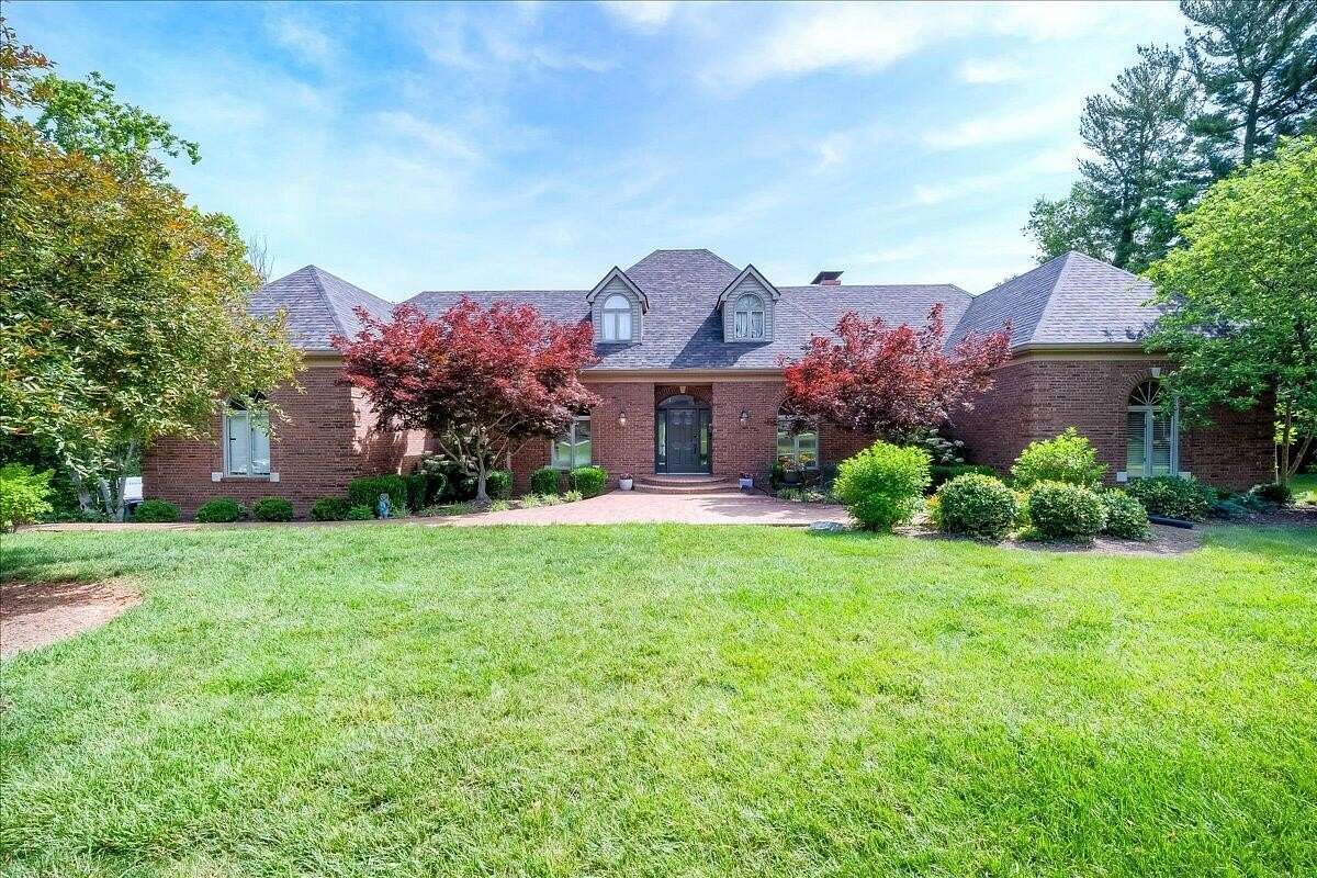 3 Acres of Land with Home for Sale in Frankfort, Kentucky