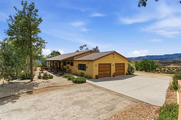 9.74 Acres of Land with Home for Sale in Agua Dulce, California